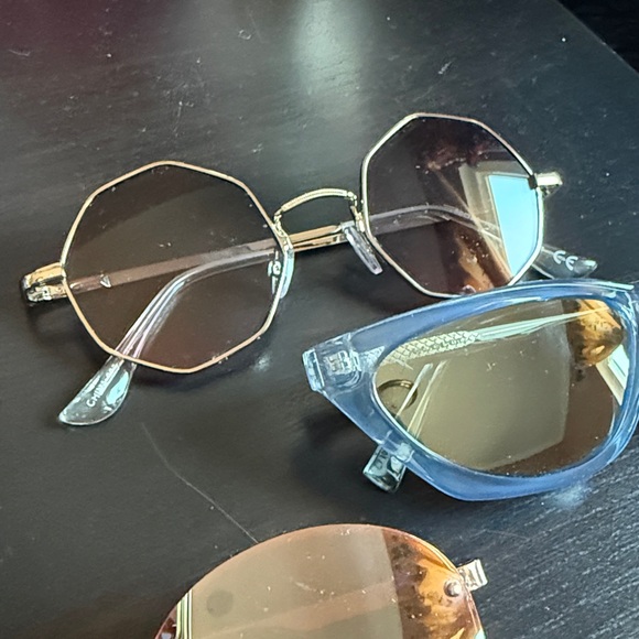 Sunglasses bundle - Picture 3 of 4